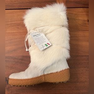 Brand New W Tag! Cream Overland Oscar Fur Boots